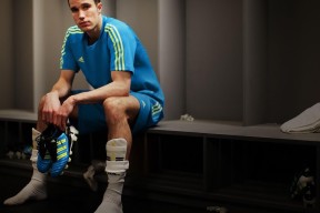 万博体育全站APP-巅峰对决，塔图姆与Uzi激战DWG，60分钟鏖战败北